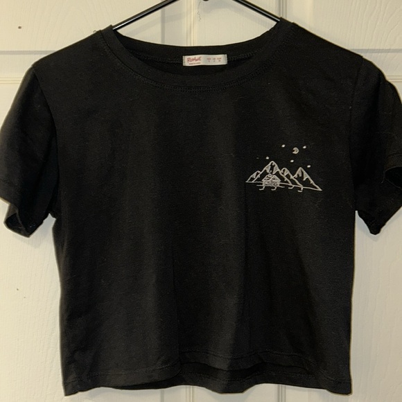 ROMWE Crop Tshirt - Picture 2 of 3
